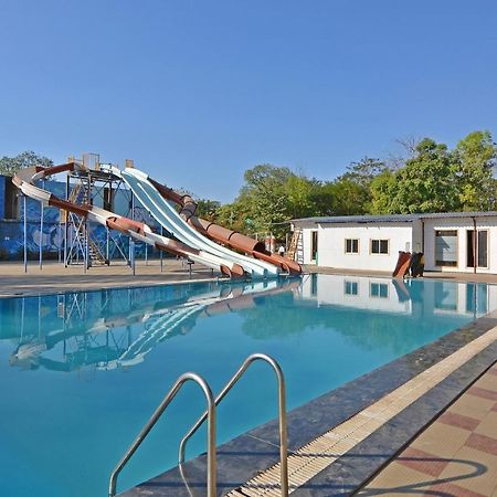 Oyo Midway Park Resort Atgaon Екстер'єр фото